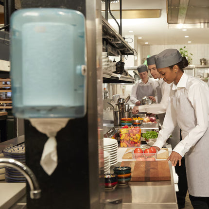 Prosoape cu derulare centrală, Tork, Mini, Reflex Advanced, alb, 1 strat, 120m/rolă (12 role/bax), M3 - 473246